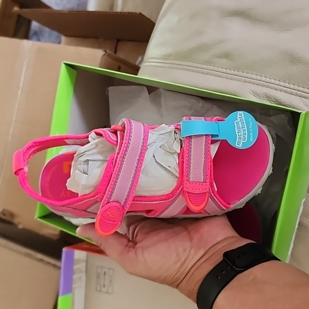 New in Box Striderite Snorkel Pink Sandals